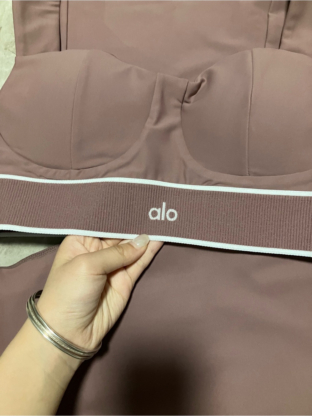 ALO Yoga Mauve Brown Sports Bra with White Trim - Picture 6 of 6